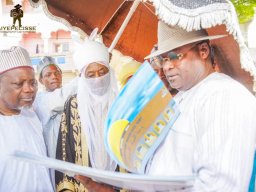 VISITE DU ROI DE KANO NIGERIA AU PRESIDENT BAYE CISS DURANT LES TRAVAUX DE CONSTRUCTION DE L'ESPLANADE DE MEDINA BAYE